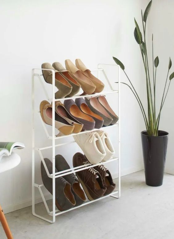 10 Desain Rak Sepatu Simple & Estetik - Lamudi